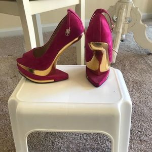 Hot pink Anti gravity heels